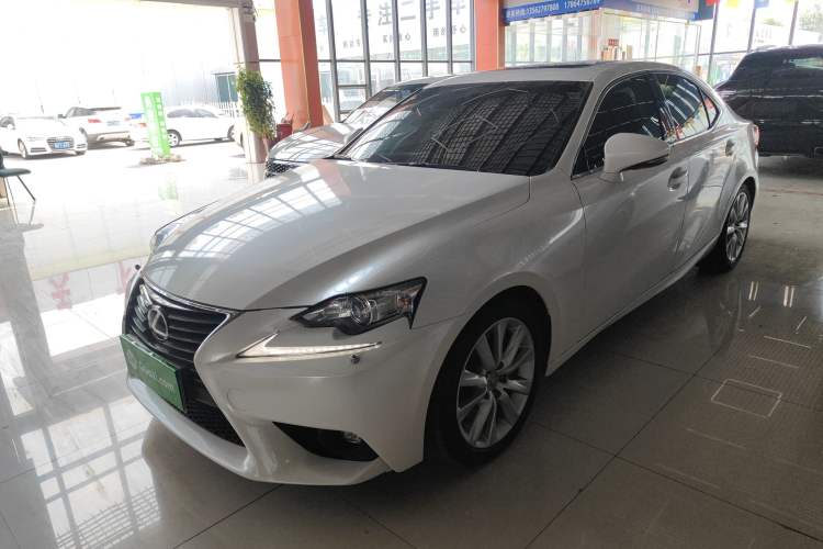 Used Lexus IS 2015 200T Leading Edition