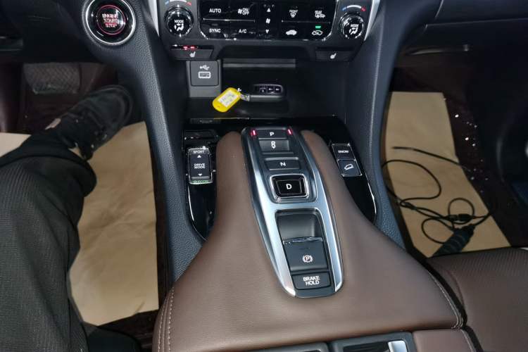 Used Honda UR-V 2023 370TURBO Two-Wheel-Drive Luxury Edition
