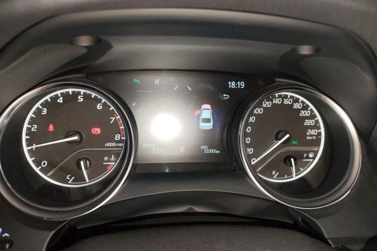 Used Toyota Camry 2021 2.0G Luxury Edition
