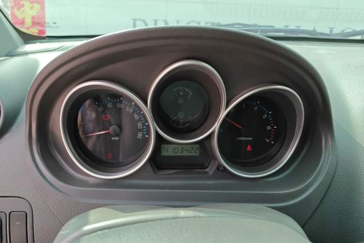 Used FAW Weizhi V2 2010 1.3L AMT Flagship Version