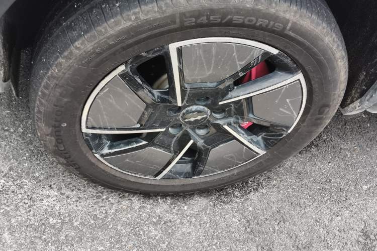 Used Formula Leopard Titanium 3 2025 501KM All-Wheel Drive Intelligent Driving Ultra Version Left Front Wheel Hub