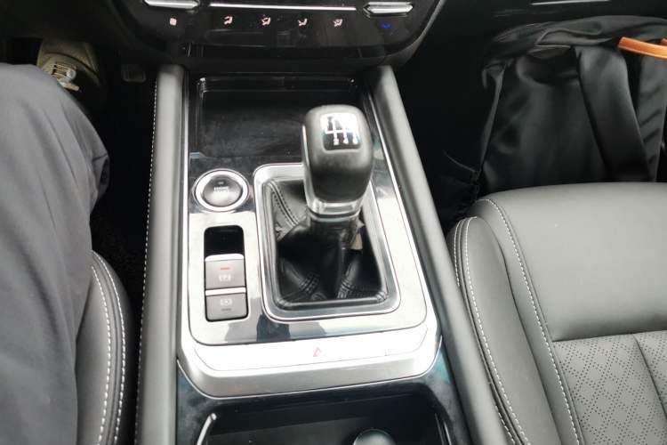 Used JETOUR X90 2019 1.5T Manual Smart Enjoyment Version 6 Seats China VI Standard
