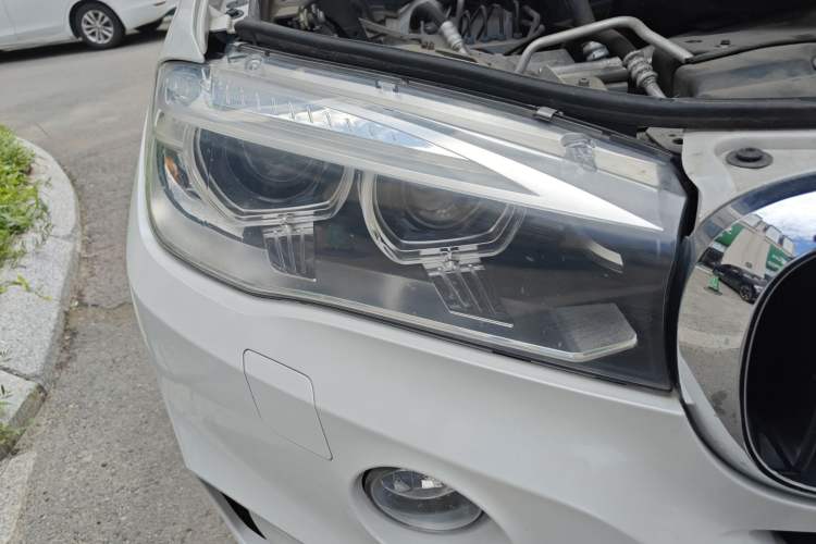 Used BMW X5 2015 xDrive28i
