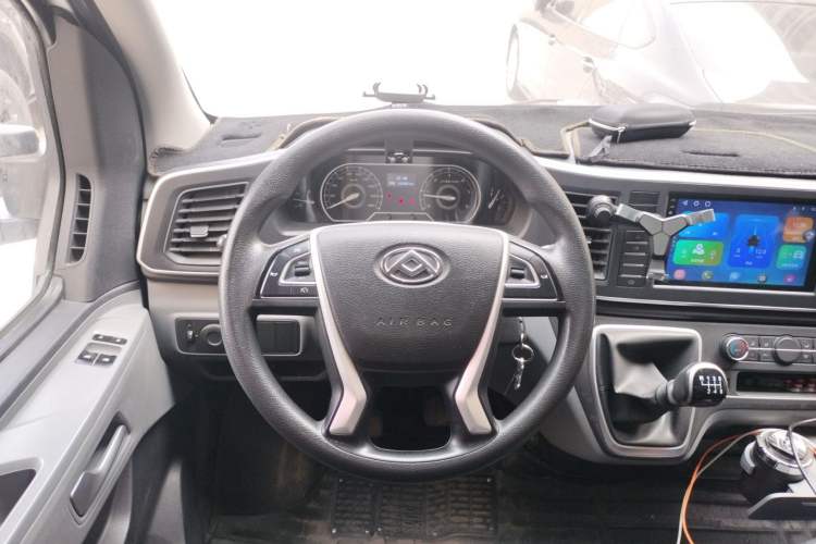 Used SAIC MAXUS Xintu V80 2021 2.0T Manual Classic Aoyuntong 127 PS Mid-axle Mid-roof 6/7/8/9-Seater