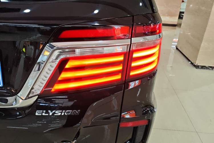 Used Honda Elysion 2016 2.4L Supreme Edition
