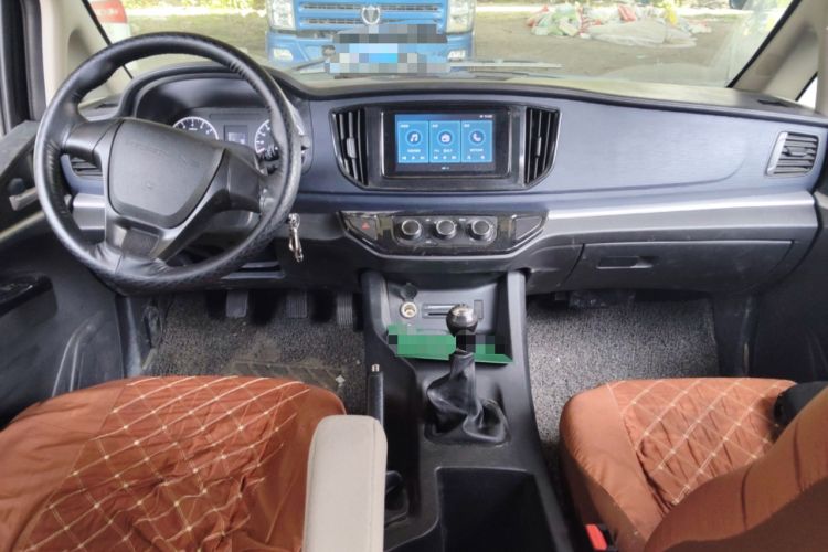 Used FORTHING Lingzhi 2023 M5L 1.6L Base Model 7 Seats
