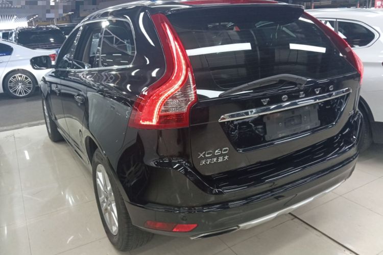 Used Volvo XC60 2015 T5 Smart Upgrade Model Exterior 2