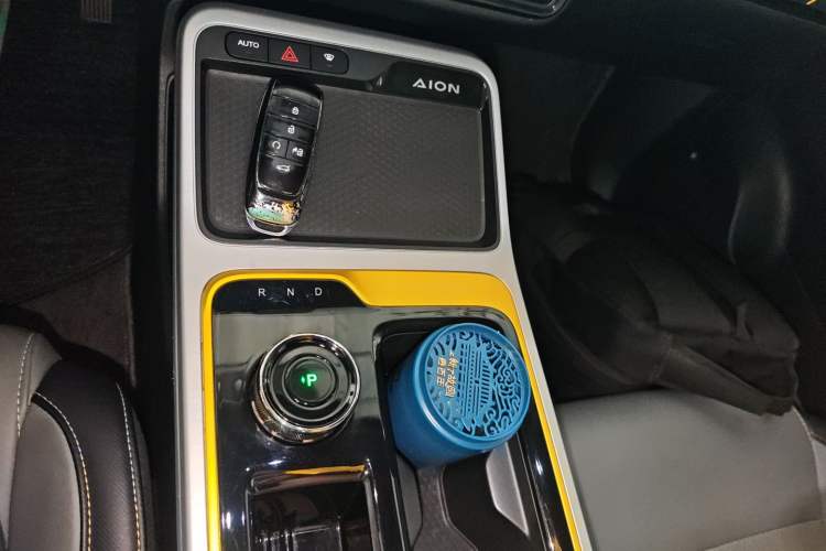 Used AION Y 2022 70 Intelligent Edition Lithium Iron Phosphate Gear Lever