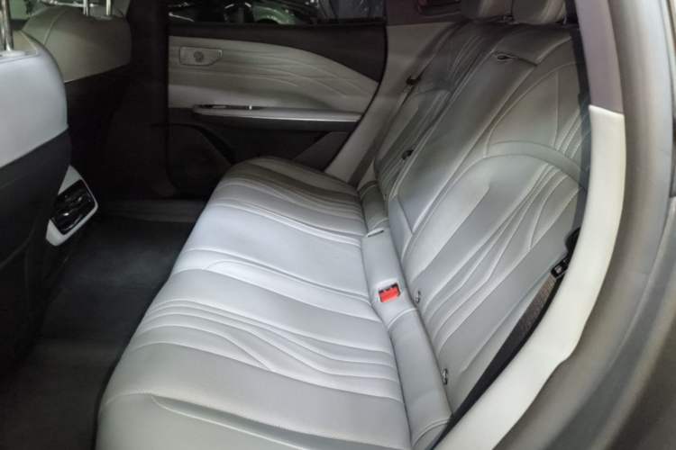 Used Geely Galaxy E8 2024 665 km Range Rear-Drive Starship Long-Range Version Left Rear Seat