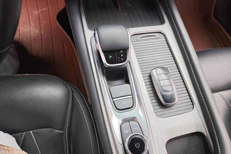 Used Chery Arrizo 8 2023 High-Performance Edition 2.0T DCT Powerfully Equipped Gear Lever