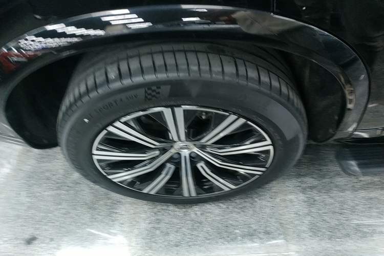 Used Volvo XC90 2023 B5 SmartDrive Luxury Edition 5 Seats Exterior 5