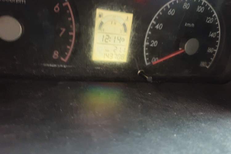 Used Suzuki Wagon R 2012 All-Purpose Model 1.4L Manual Standard Version Odometer Close Up