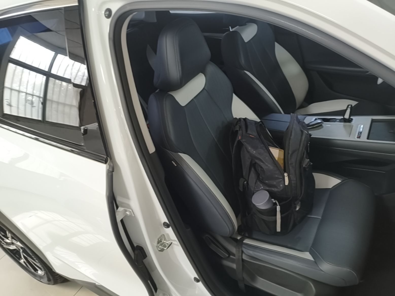 Geely Auto FX11 2024 1.5TD DCT Dragon Edition — снимка 19