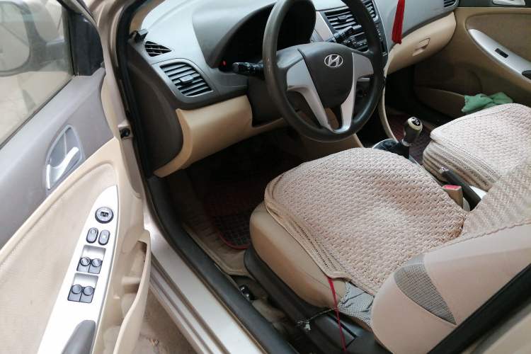 Used Hyundai Verna (older generation) 2010 Sedan 1.4L Manual Comfort GS
