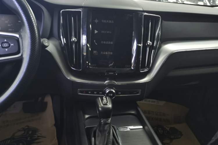 Used Volvo XC60 2020 T5 4x4 Zhiyi Luxury Edition