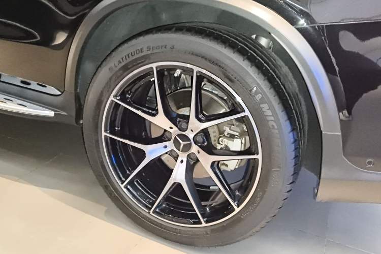 Used Mercedes-Benz GLC AMG 2022 AMG GLC 43 4MATIC Right Rear Wheel Hub