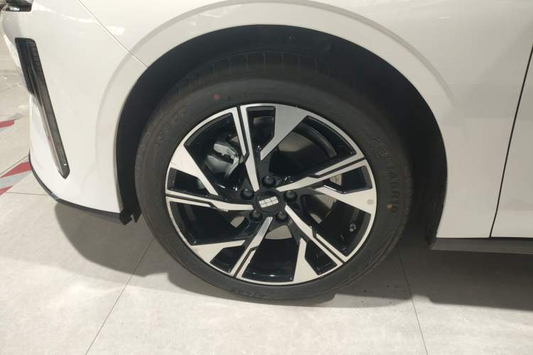 Used Geely Galaxy L6 2024 125km Creative Edition
