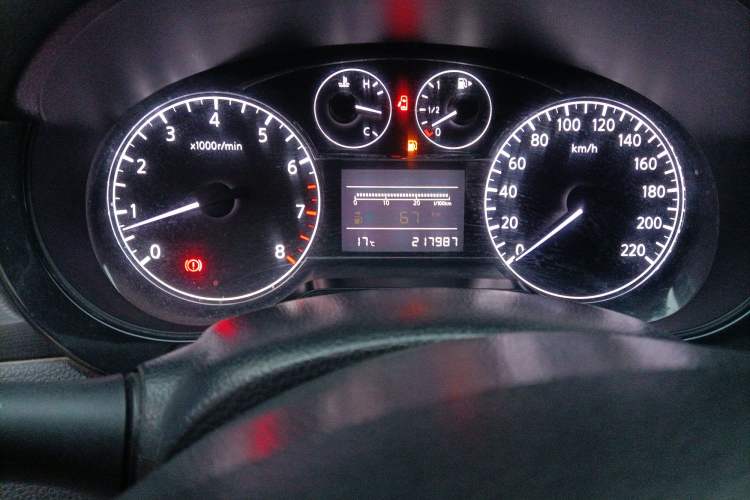 Used Nissan Tiida 2011 1.6L Manual Comfort Edition Odometer Close Up