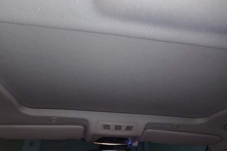 Used BMW 5 Series 2013 530Li Leading Model