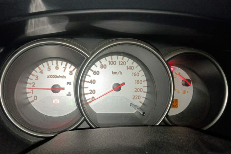 Used Nissan Livina 2010 JINRUI Edition 1.6L Manual Smart Model
