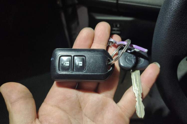 Used Toyota YARiS L Zhi Xuan 2020 X-Trail X 1.5L CVT Leading Edition Vehicle Key