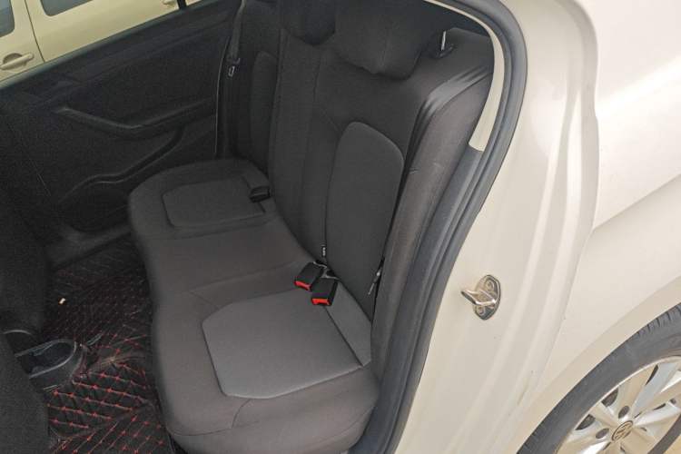 Used Volkswagen Jetta 2015 Value Edition 1.6L Manual Fashionable Style
