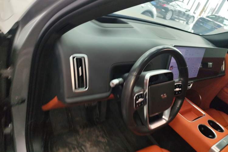 Used Li Auto L8 2023 Pro Model
