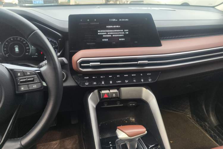 Used Kia Sportage R 2021 Ace 2.0L Splendid Edition Audio And AC Panel