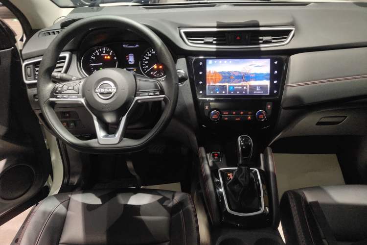 Used Nissan Qashqai 2023 Classic 2.0L CVT XV Comfort Edition Audio And AC Panel