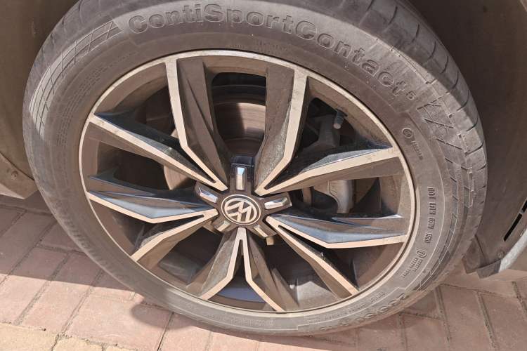 Used Volkswagen Tiguan L 2019 330TSI Automatic Two-Wheel Drive Smart Luxury Version China VI Standard Right Front Wheel Hub