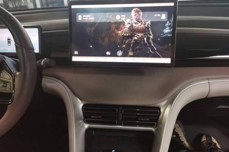 Used BYD Song Pro New Energy 2024 HONOR Edition DM-i 110KM Beyond Model Audio And AC Panel