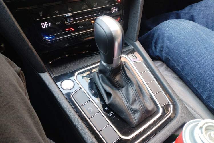 Used Volkswagen Magotan 2025 Zhongxiang Version 330TSI DSG Luxury Edition