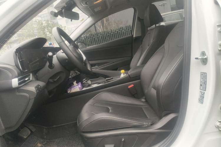 Used Hyundai Elantra 2022 1.5L CVT LUX Prestige Edition