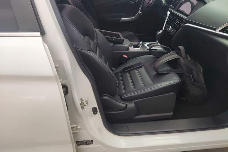 Used Venucia T90 2017 2.0L CVT Smart Edition Right Front Seat