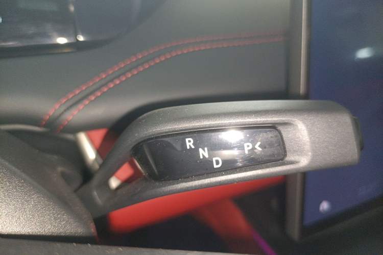 Used Xiaomi Auto SU7 2024 Rear-Drive Ultra-Long Range Advanced Pro-Level Intelligent Driving Version Gear Lever