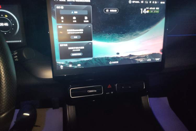 Used GAC Trumpchi GS8 2024 Linghang Series 2.0 TGDI Two-Wheel Drive Luxury Smart Connectivity Version Audio And AC Panel