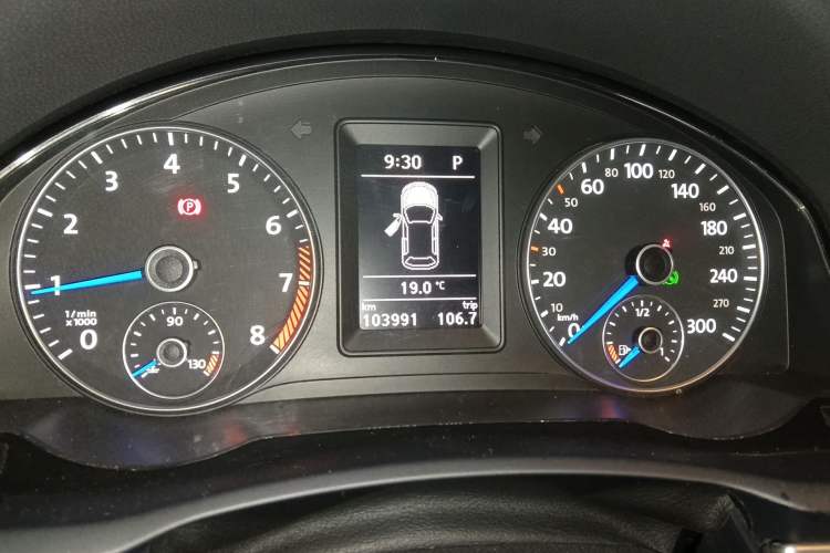 Used Volkswagen Scirocco 2011 R 2.0TSI Instrument Cluster