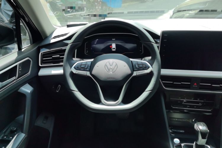 Used Volkswagen Tiguan L 2025 Model, Outstanding Version, 300TSI Automatic Two-Wheel Drive Longteng Edition