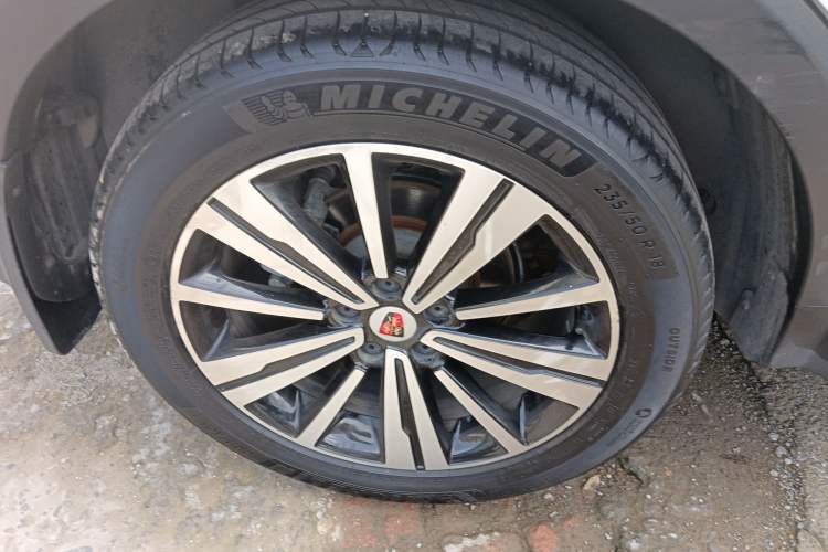 Used Roewe RX5 2019 20T Two-Wheel Drive Automatic 4G Connected Platinum Edition Right Rear Wheel Hub