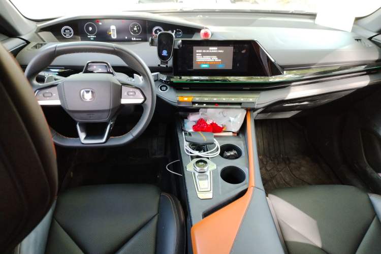 Used CHANGAN UNI-V 2022 1.5T Prestige Version
