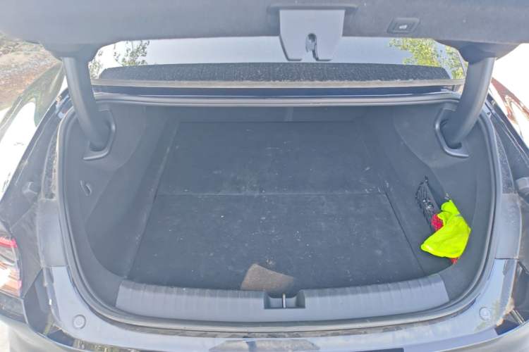 Used Xiaomi Auto SU7 2024 Four-Wheel Drive Ultra-Long Range Advanced Intelligent Driving Max Edition