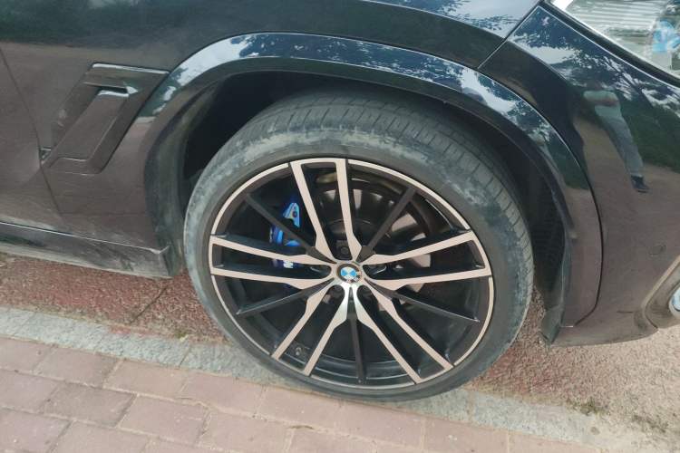 Used BMW X6 2021 xDrive40i M Sport Package Right Front Wheel Hub