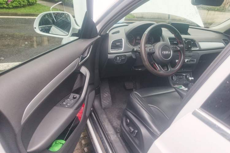 Used Audi Q3 2016 30 TFSI Fashion Model Interior 3