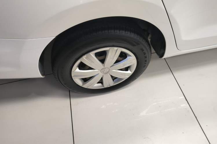 Used Volkswagen Jetta 2015 1.6L Manual Fashion Edition Right Rear Wheel Hub