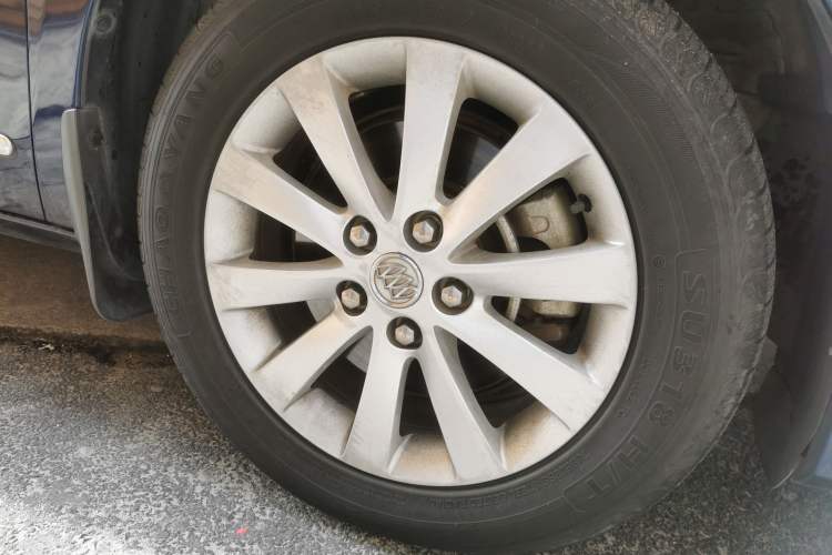 Used Buick GL8 2015 2.4L Luxury Business Premium Edition
