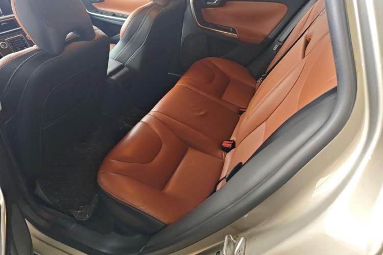 Used Volvo V60 2015 T5 Zhiya Edition Left Rear Seat