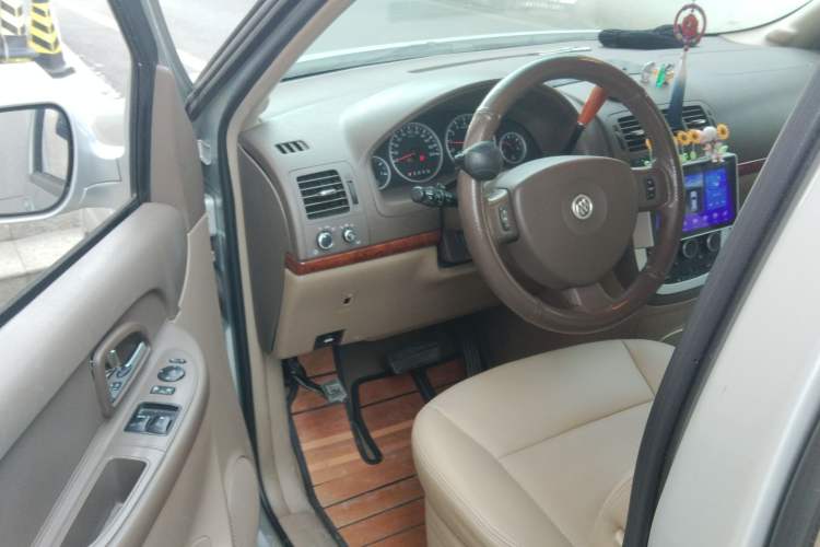 Used Buick GL8 2011 2.4L CT Comfort Edition
