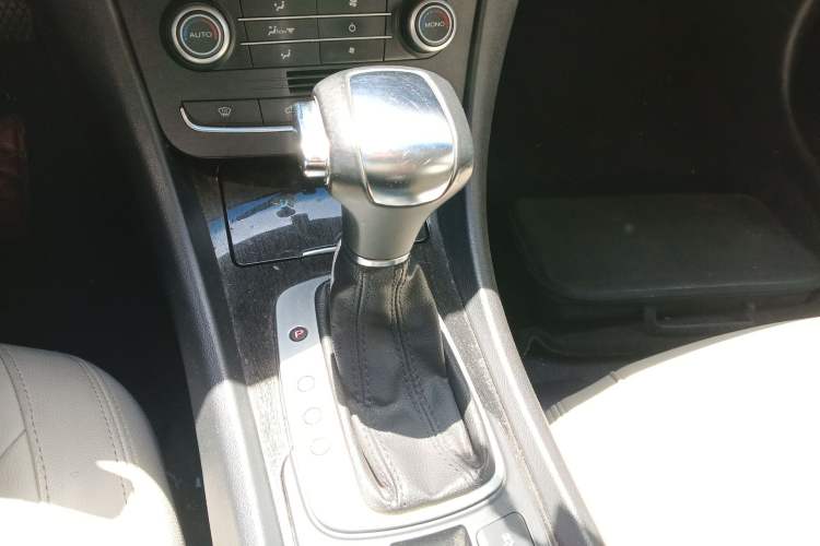 Used Roewe e550 2016 Deluxe Edition