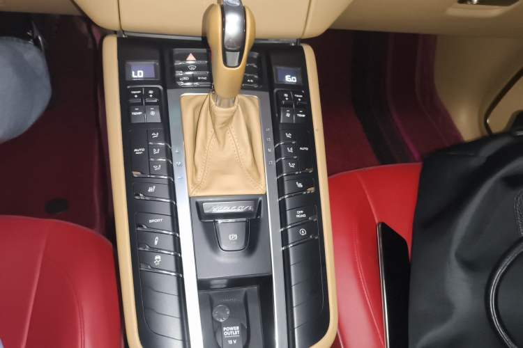 Used Porsche Macan 2014 Macan 2.0T
