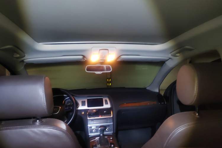 Used Audi Q7 2014 35 TFSI Ambition Edition Headliner